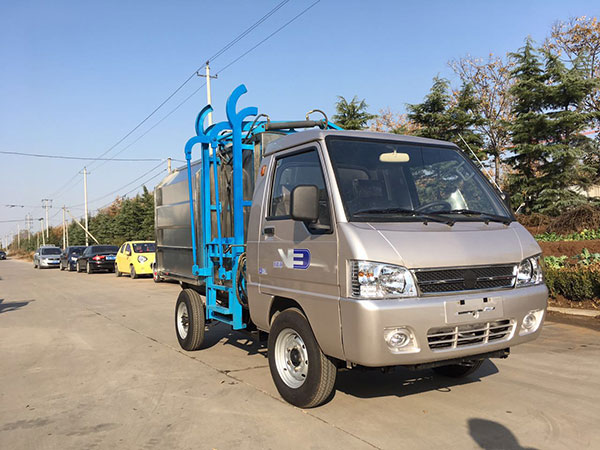電動(dòng)環(huán)衛(wèi)掛桶車(chē)