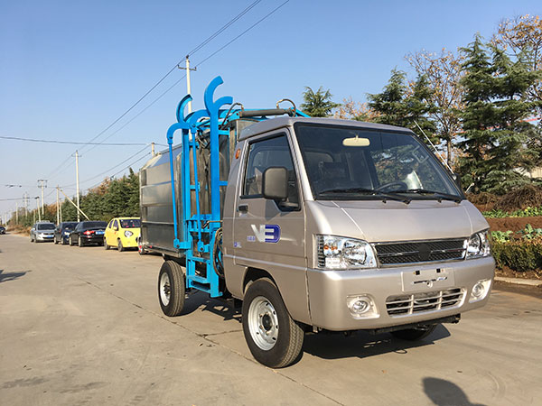 電動(dòng)環(huán)衛(wèi)掛桶車(chē)