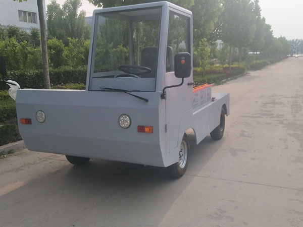 電動(dòng)牽引車(chē)