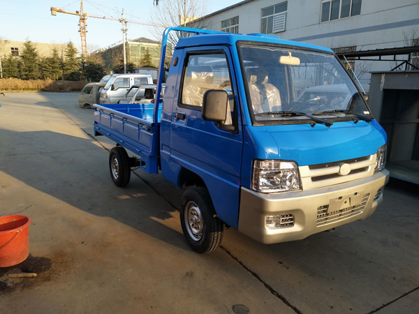 電動(dòng)牽引車(chē)